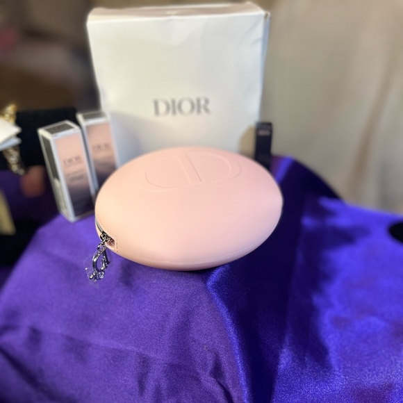 Dior Soft Pink Makeup Collection - Picture 1 of 5